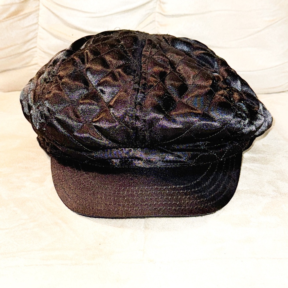 Ladies Newsboy Hat Cap - Black- Quilted Satin Shiny - Excellent condition